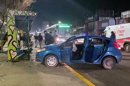 Neuquén: un joven conductor alcoholizado atropelló a 10 personas, chocó y fue linchado por vecinos
