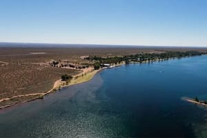 Neuquén: un joven de 28 años se metió al lago Mari Menuco a hacer un deporte acuático y murió