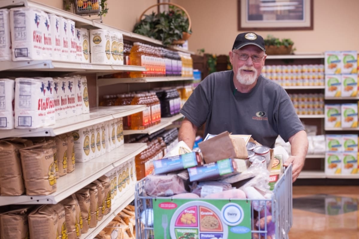 New York Common Pantry brindará comidas calientes equilibradas nutricionalmente en East Harlem; lo hace de lunes a viernes con un horario fijo
