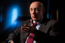 Murió James Woolsey, el estratega que dirigió la CIA durante el gobierno de Clinton