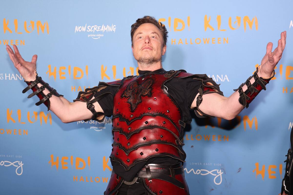 NEW YORK, NEW YORK - OCTOBER 31: Elon Musk attends Heidi Klum's 2022 Hallowe'en Party at Sake No Hana at Moxy LES on October 31, 2022 in New York City. (Photo by Taylor Hill/Getty Images)