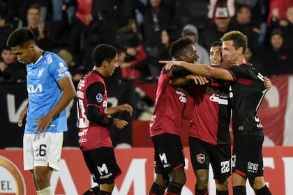 Newell's le ganó a Blooming 3 a 0 en su primer partido como local en la Copa Sudamericana 2023