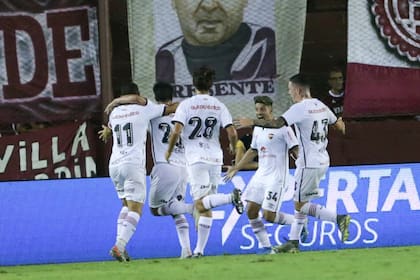 Newell´s festeja el 1 a 0 parcial marcado por Palacios