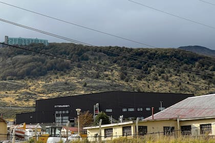 Newsan es una de las fábricas de electrónica de Tierra del Fuego y que, según la senadora peronista Cristina López, habría despedido a 150 trabajadores
