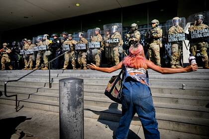Newsom advirtió que la movilización de la Guardia Nacional tiene costos económicos y sociales (AP Foto/Eric Thayer)