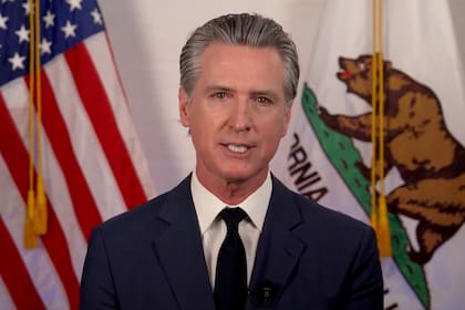 Newsom criticó al gobernador de Texas por querer rediseñar los mapas electorales de su estado, pero ahora él también seguiría los mismos pasos