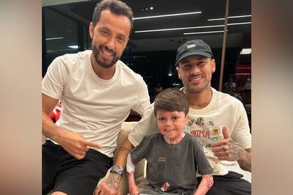 Neymar asistió a ver a Guilherme en su recuperación
