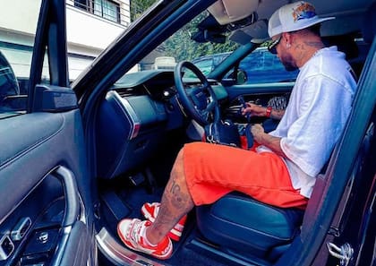 Neymar colecciona autos de millones de dólares