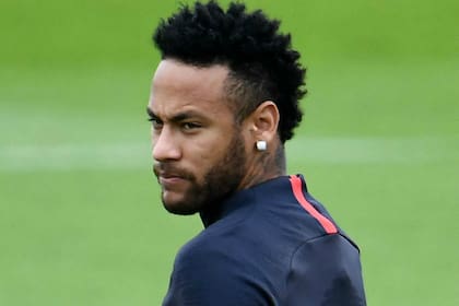 Neymar dejó París tras la suspensión de los entrenamientos por la pandemia