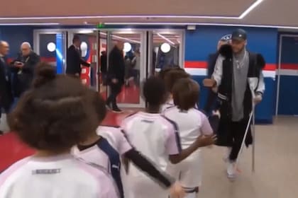 Neymar durante la previa del partido