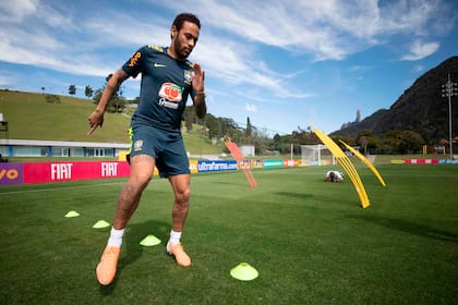 Neymar, en un entrenamiento de la selección brasileña, en las afuera de Río de Janeiro.