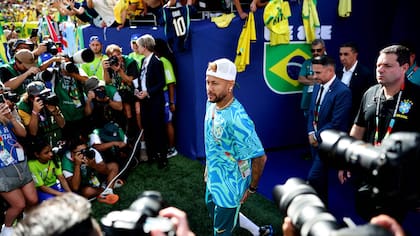 Neymar no estará disponible hoy para Carlo Ancelotti, pero acompaña a la delegación igualmente