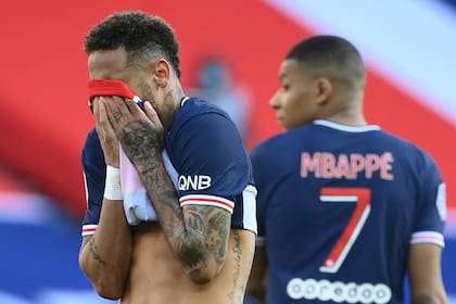 Neymar se fue expulsado en la caída de Paris-Saint Germain frente a Lille