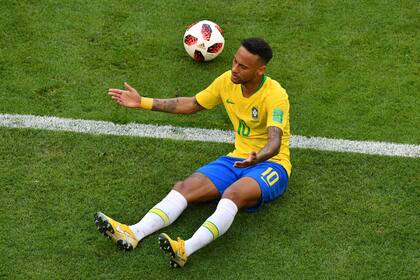 Neymar se quejó todo el partido