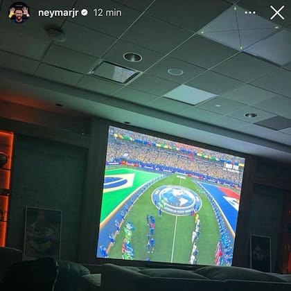 Neymar subió una historia apoyando a la selección desde el hotel