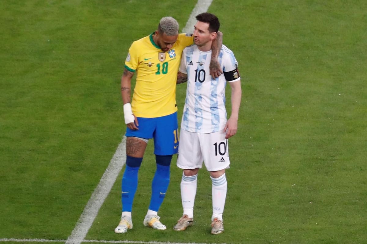 Neymar y Messi son amigos hace años y el brasileño le hizo un sentido regalo