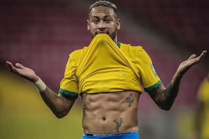 Neymar y su gesto irónico para el público