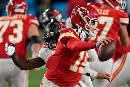 Mahomes poco pudo hacer en la derrota de Kansas City