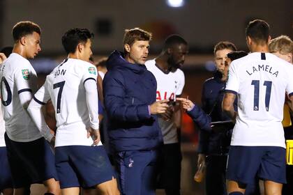 Ni con los ingresos de Son y Lamela encontró el gol Tottenham, que quedó eliminado de la Copa de la Liga; el DT Mauricio Pochettino, decepcionado