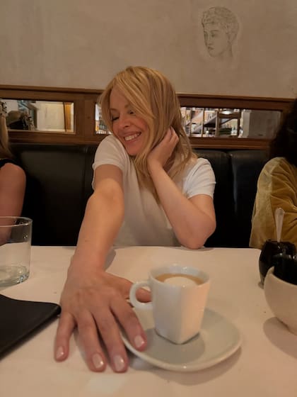 "Ni las migas", escribió la artista australiana en un posteo en las redes sociales para manifestar cuánto disfrutó de la comida