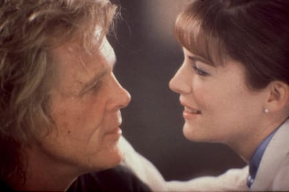 Nick Nolte junto a Lara Flynn Boyle, en Una luz en el corazón