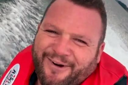 Nick Smith se graba en modo selfie a bordo del jet ski que recibió como regalo de cumpleaños