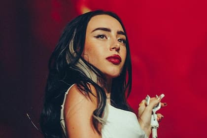 Nicki Nicole dio su último show del año en el Movistar Arena y emocionó a sus fans al interpretar "Boquitas pintadas" de Tan Biónica