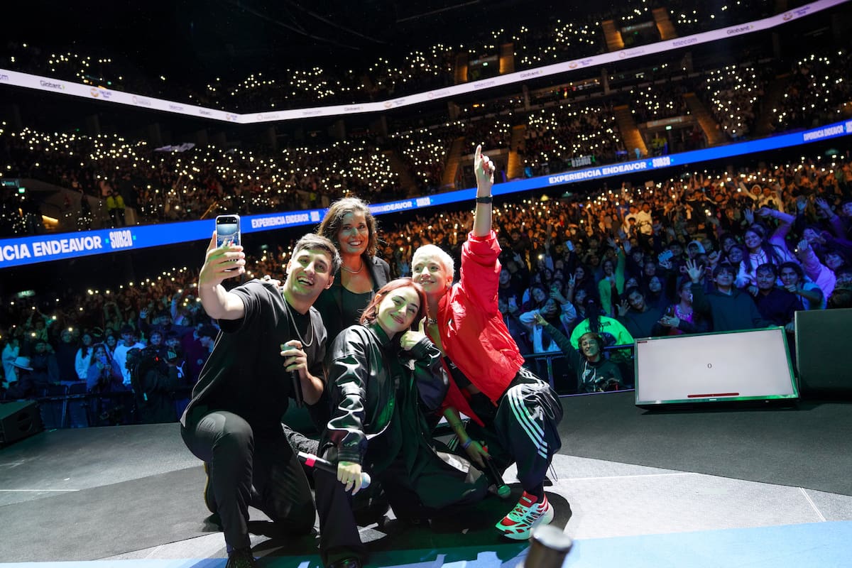 Nicki Nicole, en el Movistar Arena, durante Experiencia Endeavor Sub20 de 2025