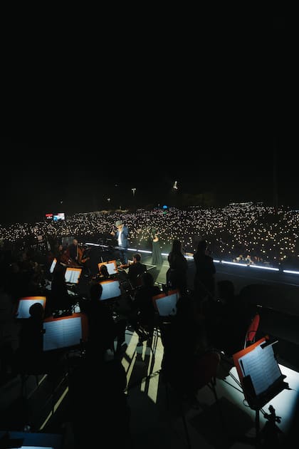 Nicki Nicole impactó con un concierto sinfónico en Rosario ante más de 250.000 personas en el Monumento a la Bandera, en octubre de 2025