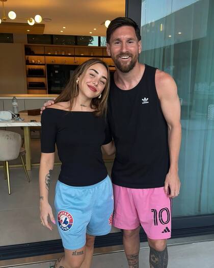 Nicki Nicole y Lionel Messi se encontraron en la casa de Rosario del campeón del mundo (Foto: Instagram @daleplay)