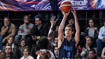 Nico Brussino tuvo una buena noche y marcó 15 puntos
