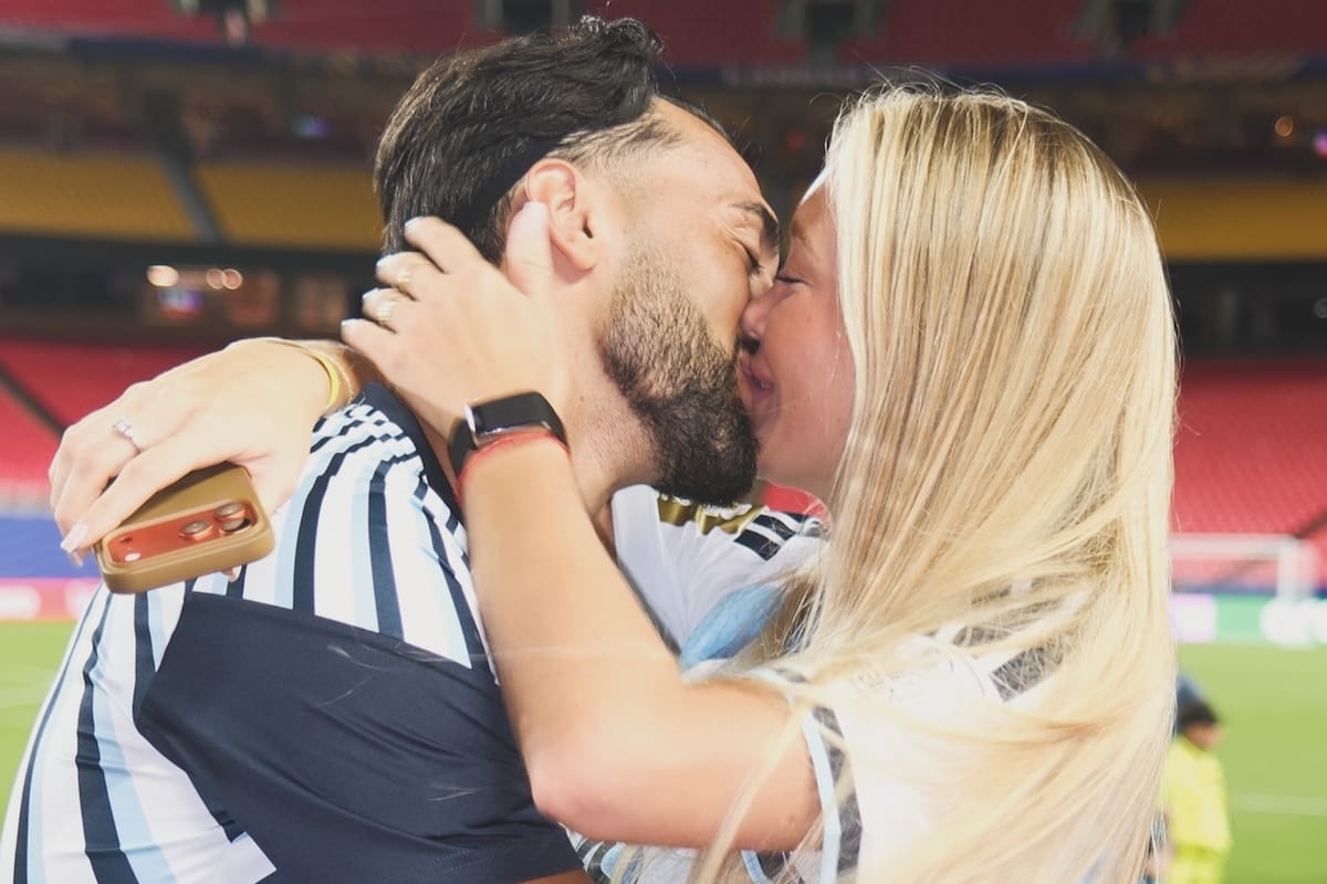 Nico González y Ludmila Isabella, enamorados tras el triunfo ante Inglaterra en el Mundial (Foto: Instagram @ludisabella)