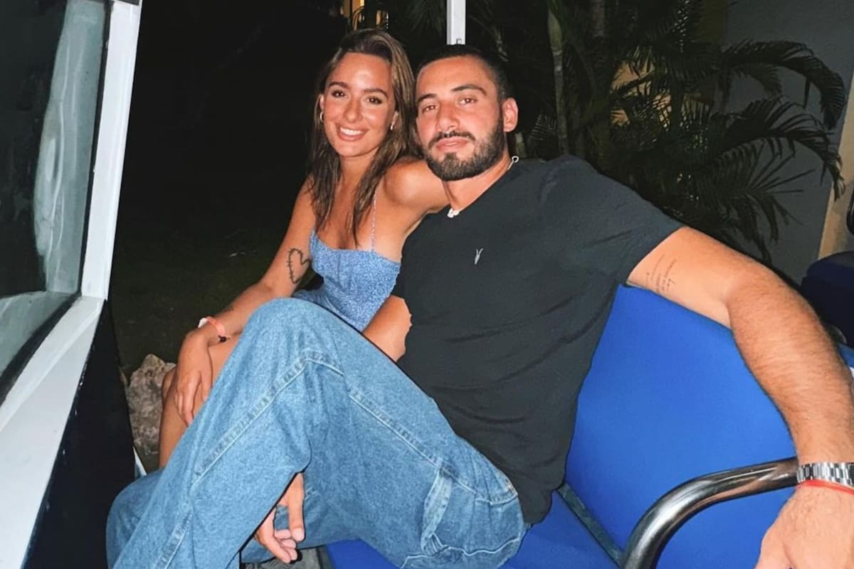 Nico Occhiato en su escritorio de Luzu, el medio de stream que nació como un experimento y se consolida este año con una grilla de diecisiete horas de aire en vivo