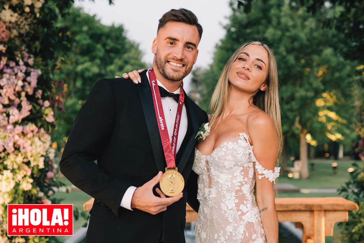 Nico, orgulloso con la medalla dorada al cuello. La pareja celebró en El Dok Haras, en Exaltación de la Cruz, con una ceremonia romántica y emotiva, y una fiesta muy divertida con tintes mundialistas.