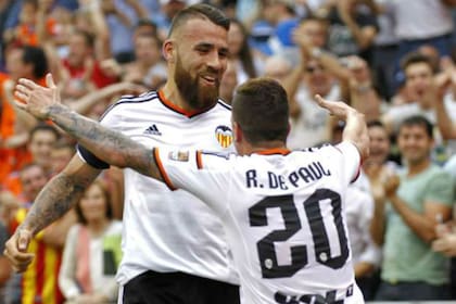 Nico Otamendi y la costumbre de anotar