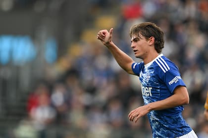 Nico Paz celebra tras su gol en la goleada de Como 1907 ante Pisa