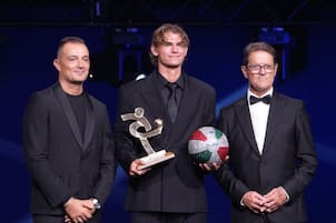 Nico Paz fue premiado por su temporada en Italia: "No entiendo por qué Real Madrid decidió venderlo"
