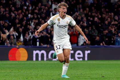 Nico Paz jugando para Real Madrid, en noviembre de 2023