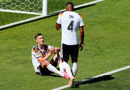 Nico Schlotterbeck se quedará en Estados Unidos para acompañar al plantel