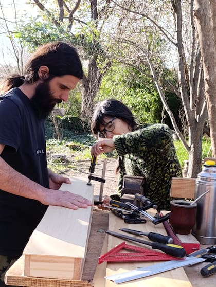 Nico y Patri crean instrumentos únicos y los venden a todo el mundo.