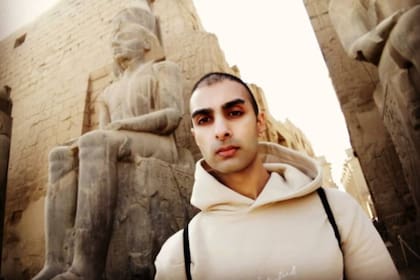 Nicolas Aujula asegura que la pandemia se terminará hacia 2022. El especialistas en vidas pasadas dice que fue una reina egipcia, un león y un extraterrestre