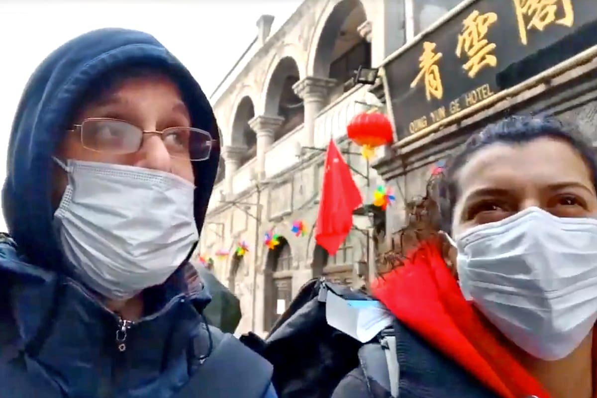 Nicolás Bonder es chaqueño, tiene 35 años y está recorriendo el continente asiático junto a su novia, pero la irrupción del coronavirus cambió repentinamente sus planes. "Teníamos el vuelo reservado para el 26 de enero. Casi cancelamos cuando empezamos a escuchar lo del brote, pero al final dec