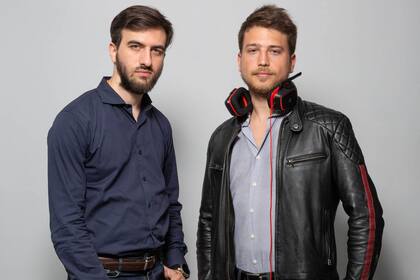 Nicolás Brandoni (30) y Tomás Chernoff (26), fundadores de Peek Studios, señal dedicada a los e-sports.