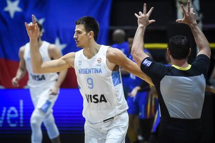 Nicolás Brussino, el único perimetral argentino que estuvo certero