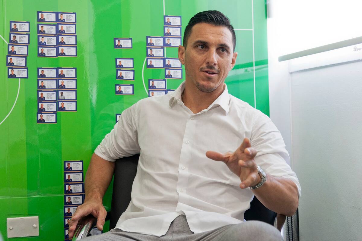 Nicolás Burdisso tiene un año más de contrato con Boca, pero le comunicó a Jorge Ameal que pone a disposición de la nueva comisión directiva su cargo de director deportivo.