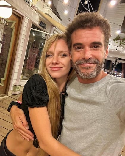 Nicolás Cabré con Rocío Pardo