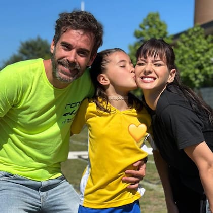 Nicolás Cabré, Rufina y la "China" Suárez disfrutando del Día de la Familia