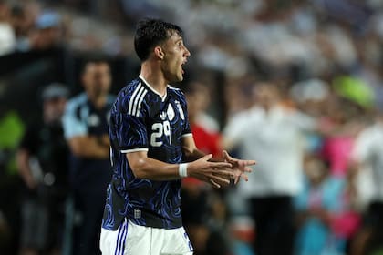Nicolás Capaldo fue convocado para la ventana FIFA de antesala al Mundial; por las lesiones de Leonardi Balerdi y otros defensores, parece tener chances de ingresar a la lista de 26 que defenderán la Copa del Mundo.