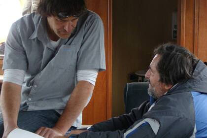 Nicolás de la Cruz, un experto de la alta montaña, a bordo del "Kaiken Patagonia"