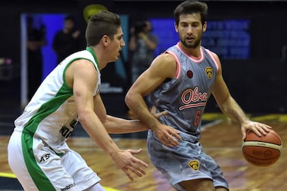 Nicolás de los Santos (Gimnasia) vs. Bruno Fittipaldo (Obras), los bases del equipo nacional y el de extranjeros, respectivamente
